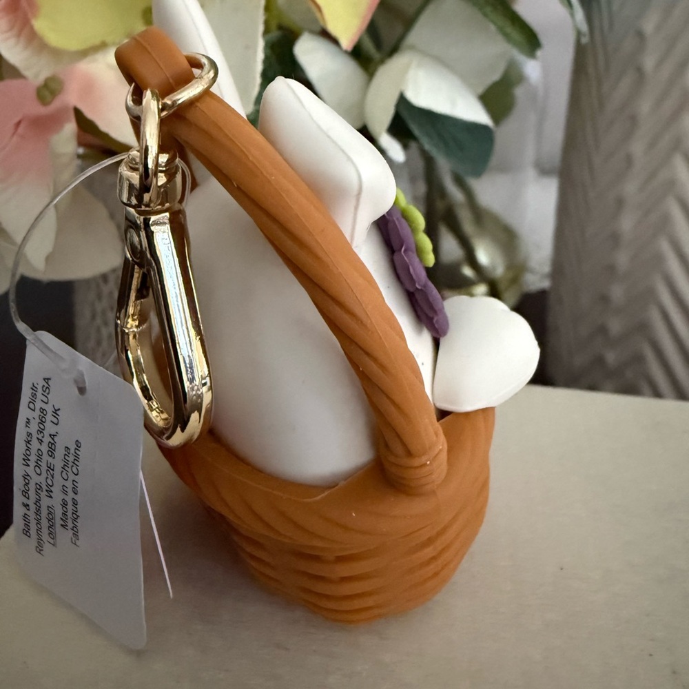 🆕🐰 BATH & BODY WORKS LIMITED EDITION  “SPRING BUNNY IN BASKET” POCKETBAC HOLDER - Picture 5 of 6